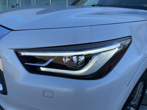 Used 2021 INFINITI QX80 Sensory w/ All-Season Package image 8