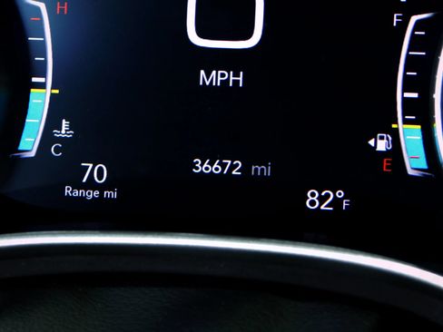 Used 2024 Chrysler Pacifica Touring-L FWD image 26
