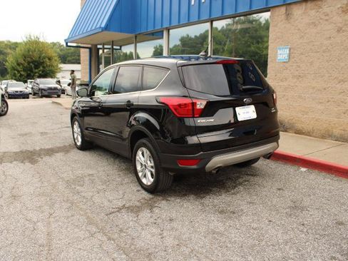 Used 2019 Ford Escape SE FWD image 4