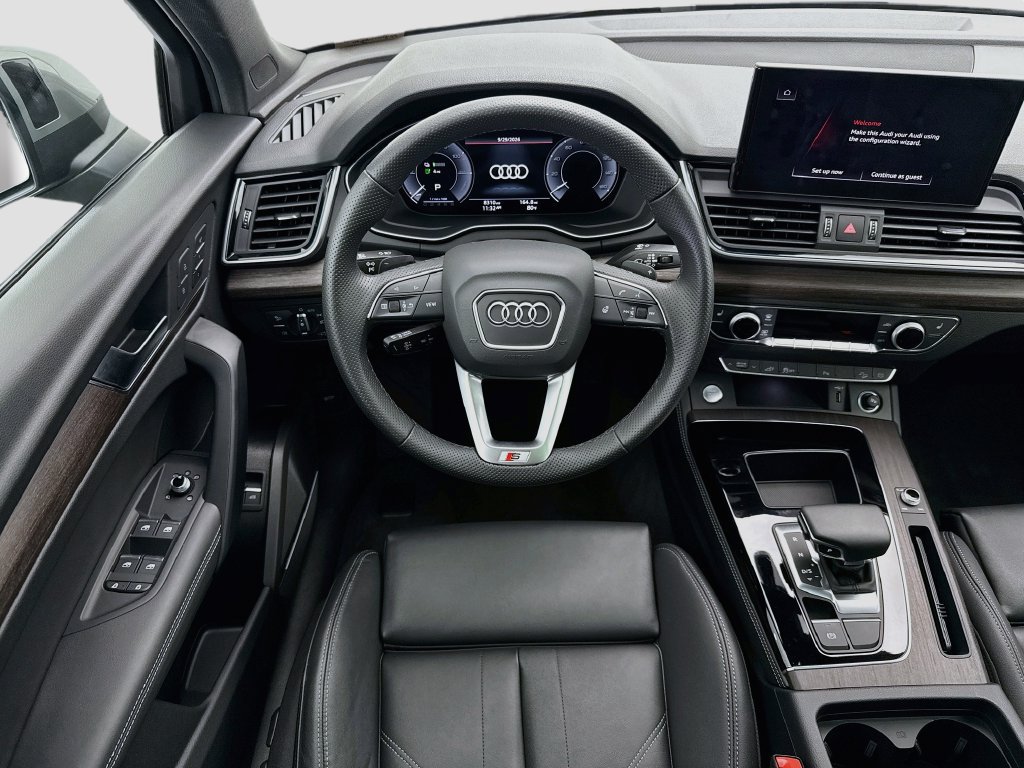 Certified 2025 Audi Q5 e Premium Plus w/ Premium Plus Package AWD/4WD image 10