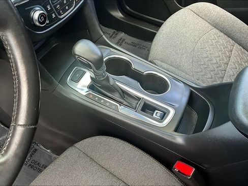 Used 2022 Chevrolet Equinox LT AWD/4WD image 18