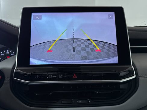 Used 2022 Jeep Compass Limited image 16