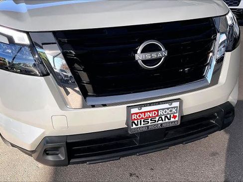 Certified 2024 Nissan Pathfinder SV image 28