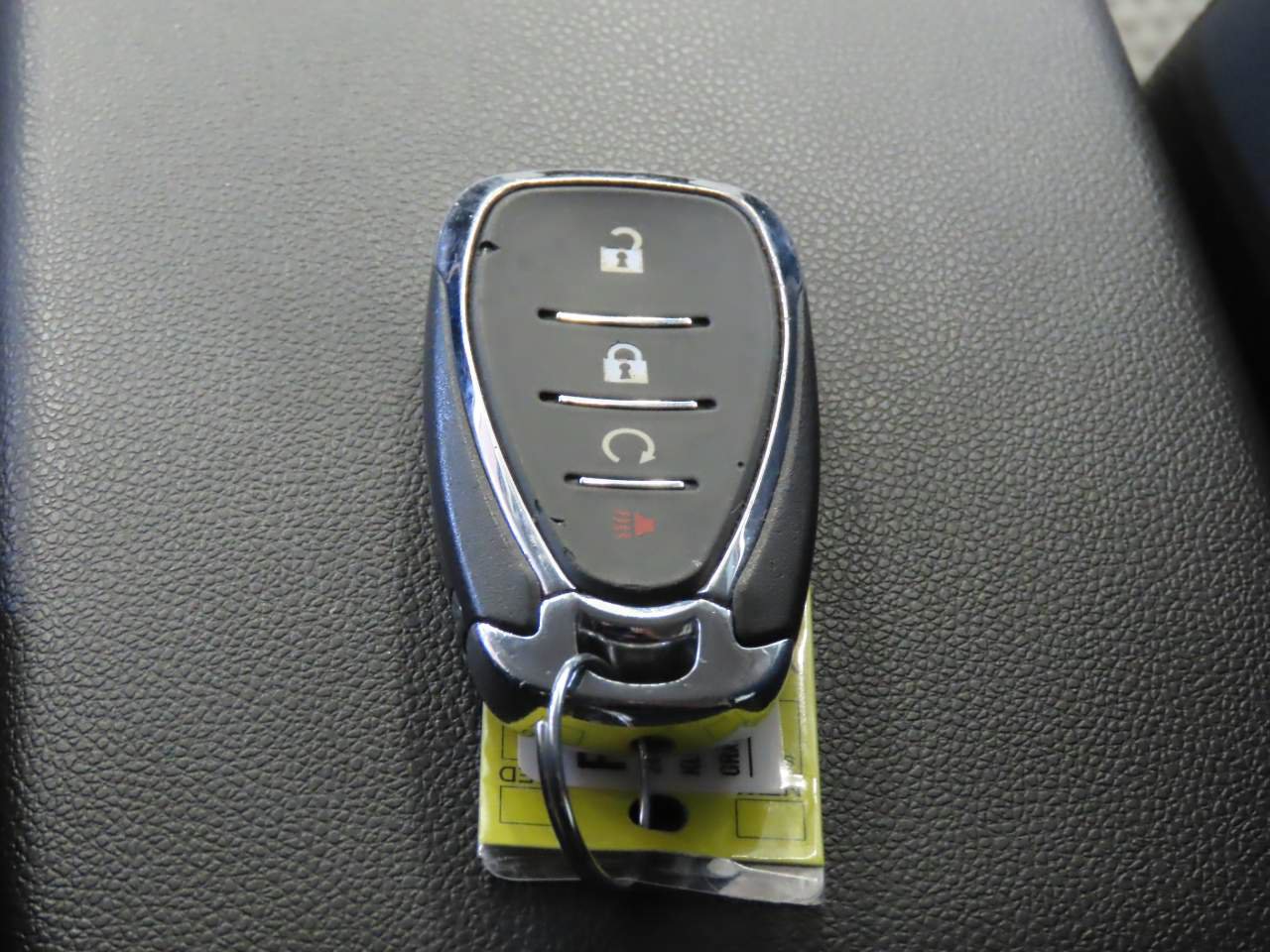 Used 2025 Chevrolet Trax LT FWD image 19