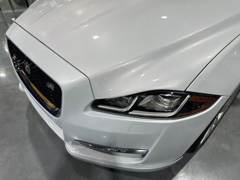 Used 2016 Jaguar XJ R-Sport RWD image 16