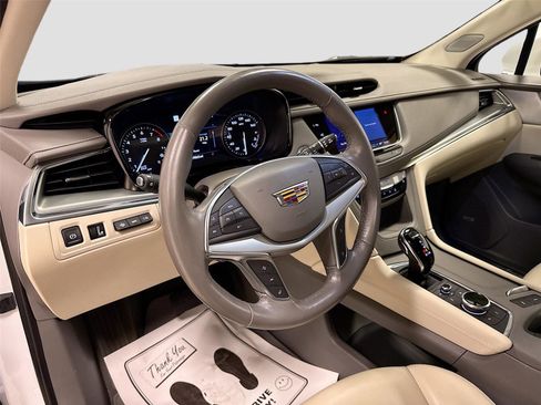 Used 2025 Cadillac XT5 Premium Luxury w/ Technology Package image 9