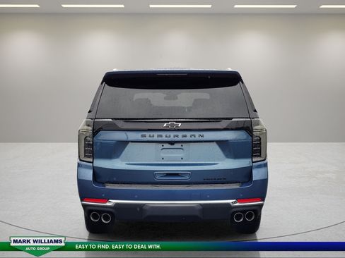 Used 2026 Chevrolet Suburban Premier AWD/4WD image 5