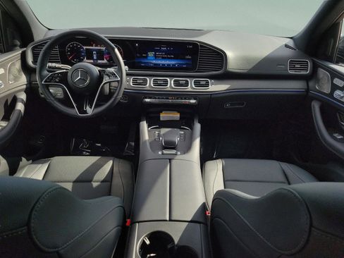 Certified 2025 Mercedes-Benz GLS 450 4MATIC image 11