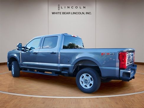 Used 2025 Ford F250 XLT w/ FX4 Off-Road Package image 8