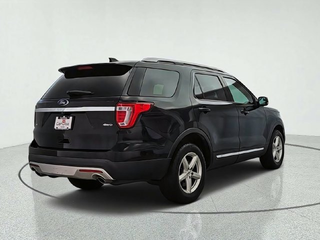 Used 2017 Ford Explorer XLT w/ Equipment Group 201A AWD/4WD image 6