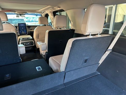 Used 2024 Ford Expedition Max Limited AWD/4WD image 25