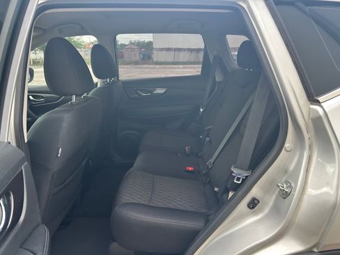 Used 2018 Nissan Rogue S image 10