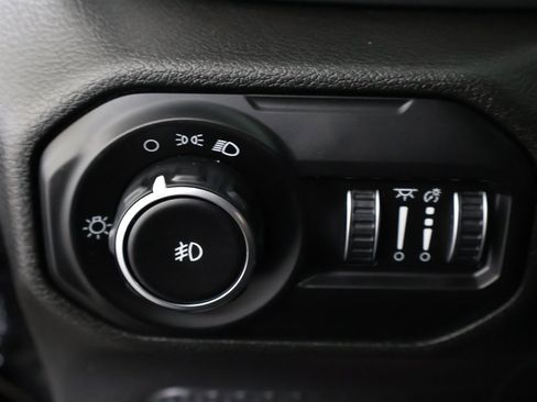 Used 2021 Jeep Wrangler Unlimited Sport image 32