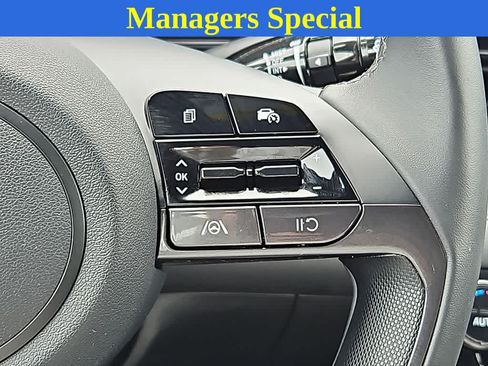 Certified 2025 Hyundai Elantra SEL FWD image 21