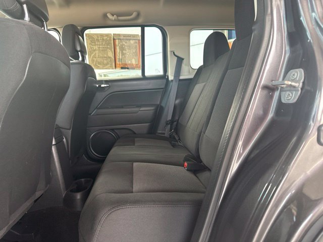Used 2014 Jeep Patriot Latitude AWD/4WD image 28