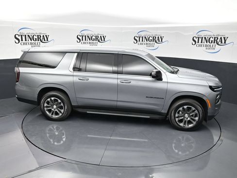 Used 2026 Chevrolet Suburban LT w/ Comfort Package RWD image 28