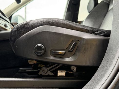 Used 2022 Volvo XC90 T6 Momentum w/ Climate Package image 35