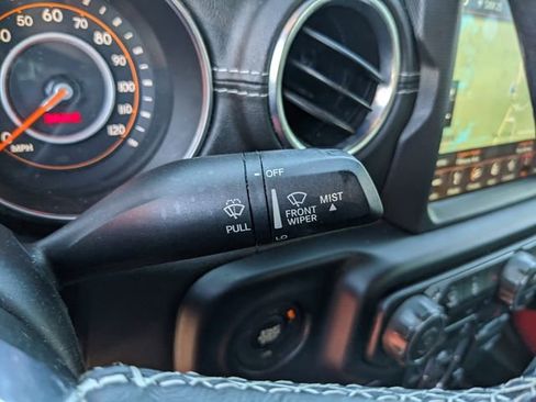 Used 2019 Jeep Wrangler Unlimited Sahara AWD/4WD image 30