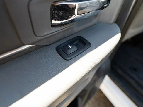 Used 2019 RAM 1500 Classic SLT w/ Protection Group AWD/4WD image 29
