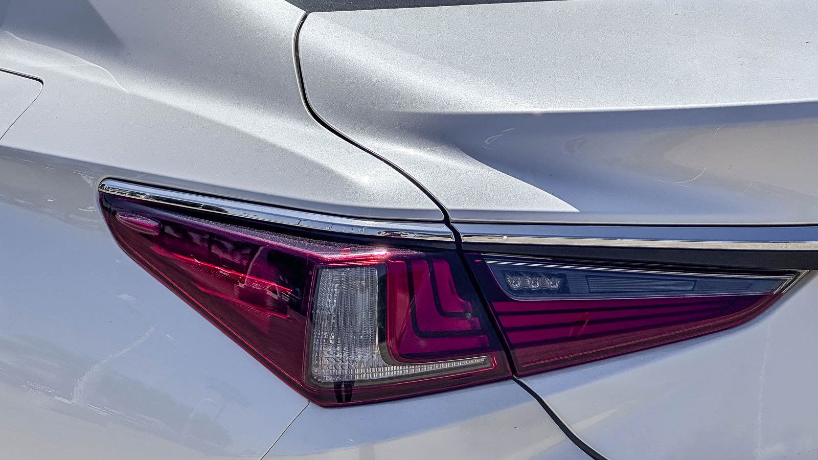 Used 2021 Lexus ES 350 w/ Accessory Package FWD image 10
