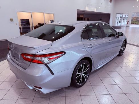 Used 2019 Toyota Camry SE image 9