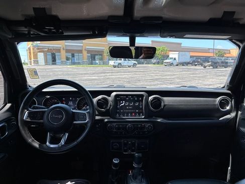Used 2020 Jeep Wrangler Unlimited Sahara w/ Dual Top Group AWD/4WD image 11