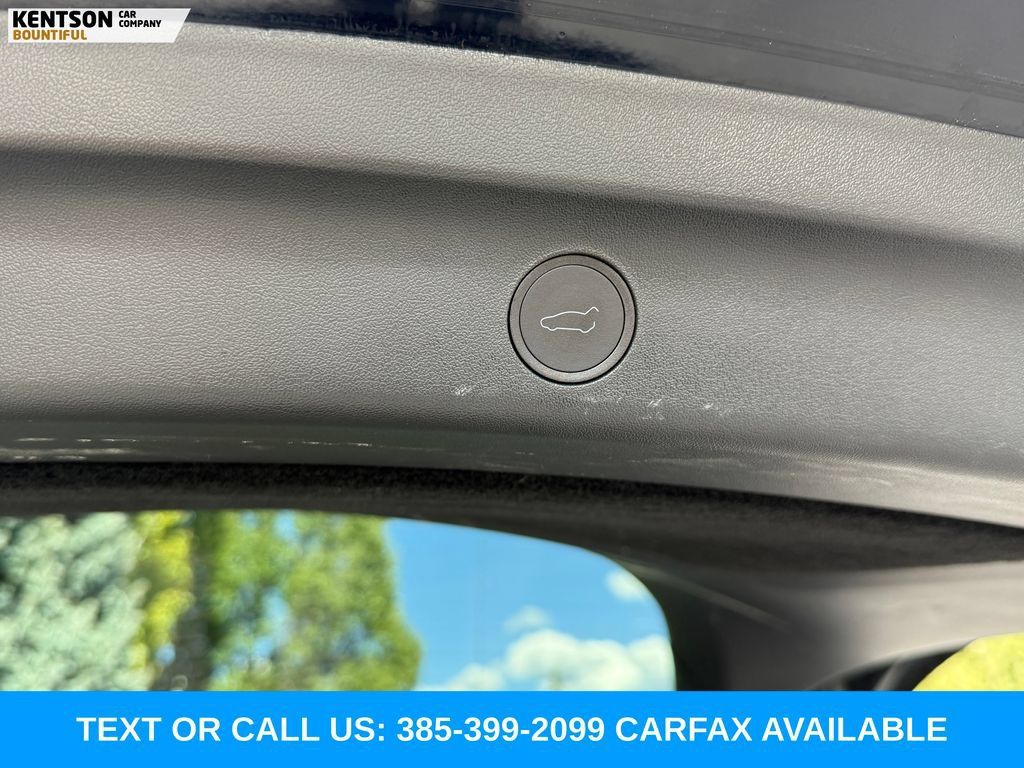 Used 2023 Tesla Model Y Long Range AWD/4WD image 30