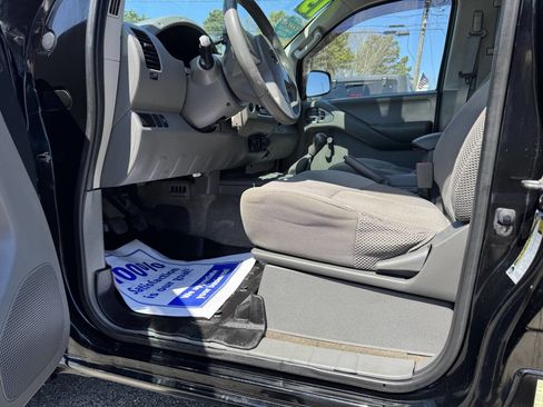 Used 2013 Nissan Frontier S AWD/4WD image 17