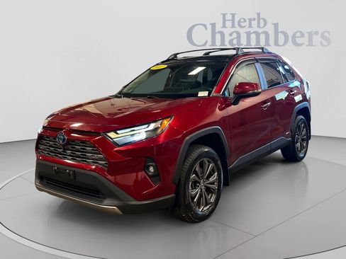 Used 2022 Toyota RAV4 Limited AWD/4WD image 4