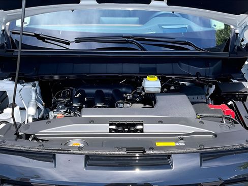 New 2026 Nissan Pathfinder Platinum AWD/4WD image 11