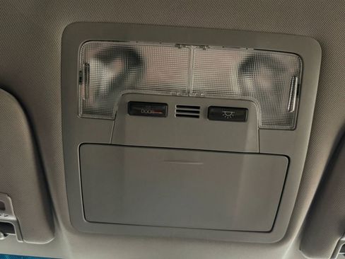 Used 2018 Toyota Avalon XLE image 37