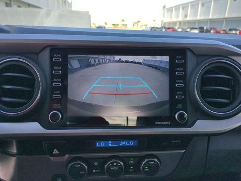 Used 2022 Toyota Tacoma SR5 RWD image 13