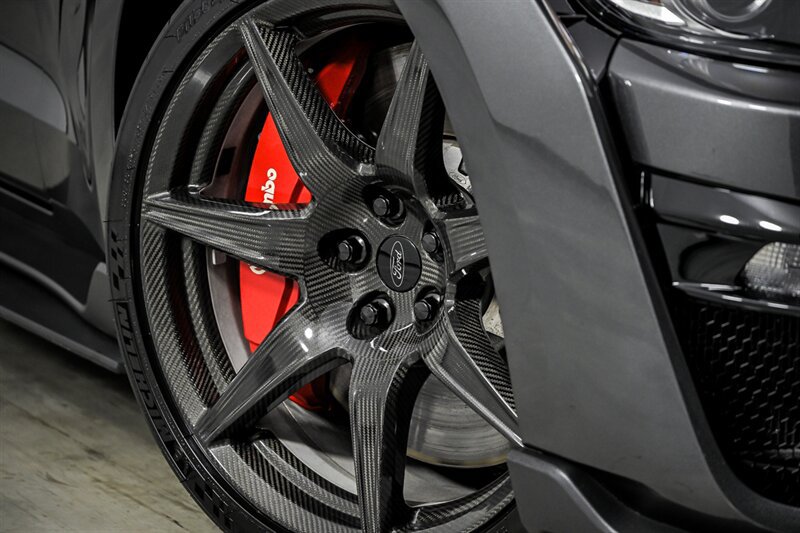Used 2020 Ford Mustang Shelby GT500 w/ Carbon Fiber Track Pack RWD image 3