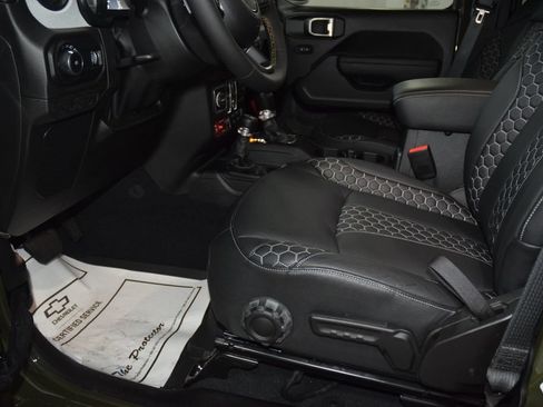Used 2024 Jeep Wrangler Unlimited Sport AWD/4WD image 41