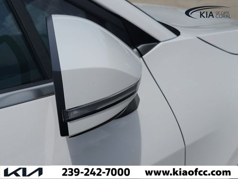 New 2026 Kia Sportage LX w/ LX Convenience Package FWD image 8