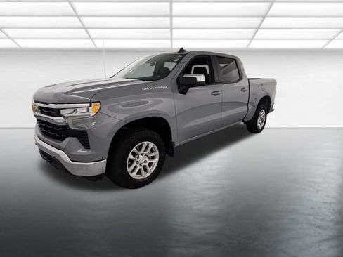 Used 2024 Chevrolet Silverado 1500 LT AWD/4WD image 3