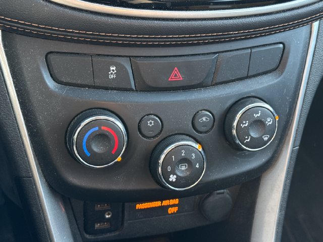 Used 2018 Chevrolet Trax LS AWD/4WD image 30