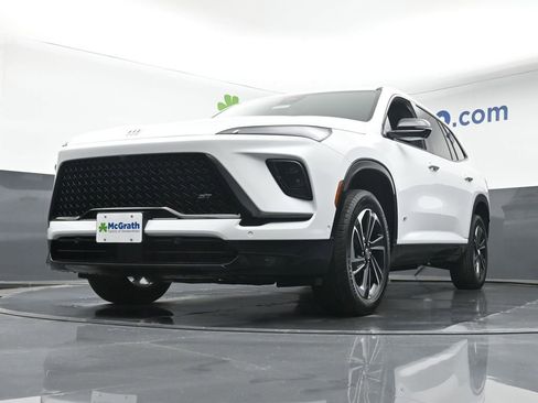 New 2026 Buick Enclave Sport Touring w/ Super Cruise Package image 7