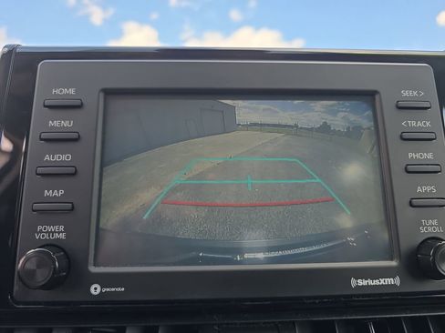 Used 2020 Toyota RAV4 LE FWD image 19