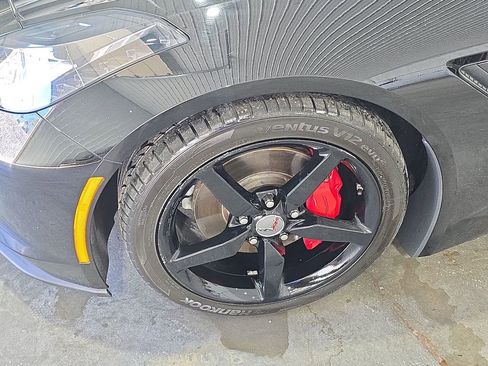 Used 2015 Chevrolet Corvette Stingray Coupe image 16