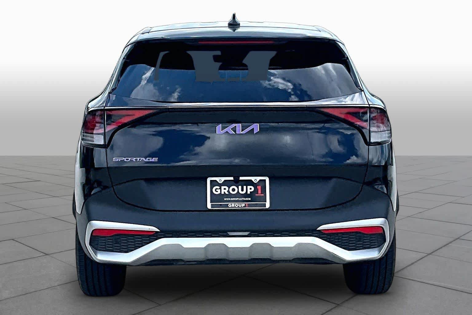 Used 2023 Kia Sportage LX AWD/4WD image 5