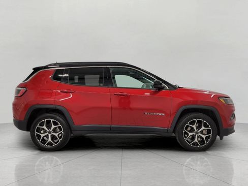 Used 2025 Jeep Compass Limited AWD/4WD image 12