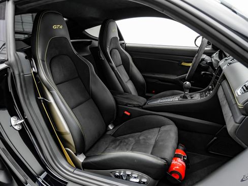 Used 2021 Porsche 718 Cayman GT4 RWD image 54