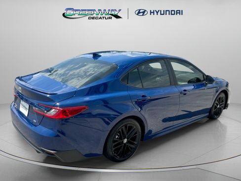 Used 2025 Toyota Camry SE FWD image 8