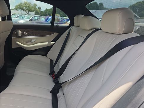 Used 2022 Mercedes-Benz E 350 Sedan image 12