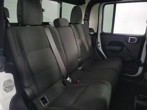 Used 2022 Jeep Gladiator Sport AWD/4WD image 16