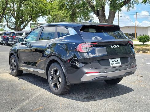 New 2026 Kia Sportage LX w/ LX Convenience Package FWD image 3