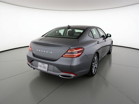 Used 2025 Genesis G70 2.5T image 9