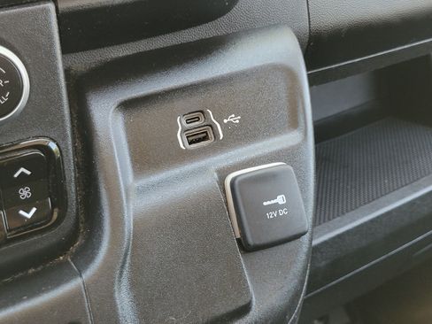 Used 2023 RAM ProMaster 2500 FWD image 28