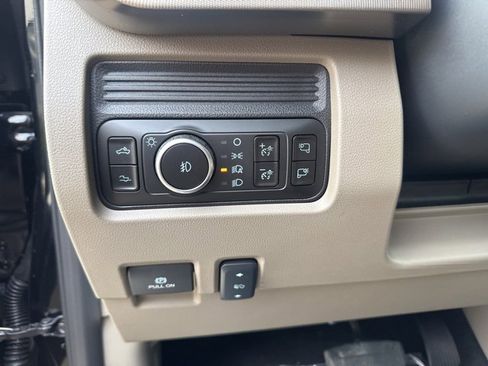 New 2026 Ford F450 Platinum w/ Platinum Plus Package image 30